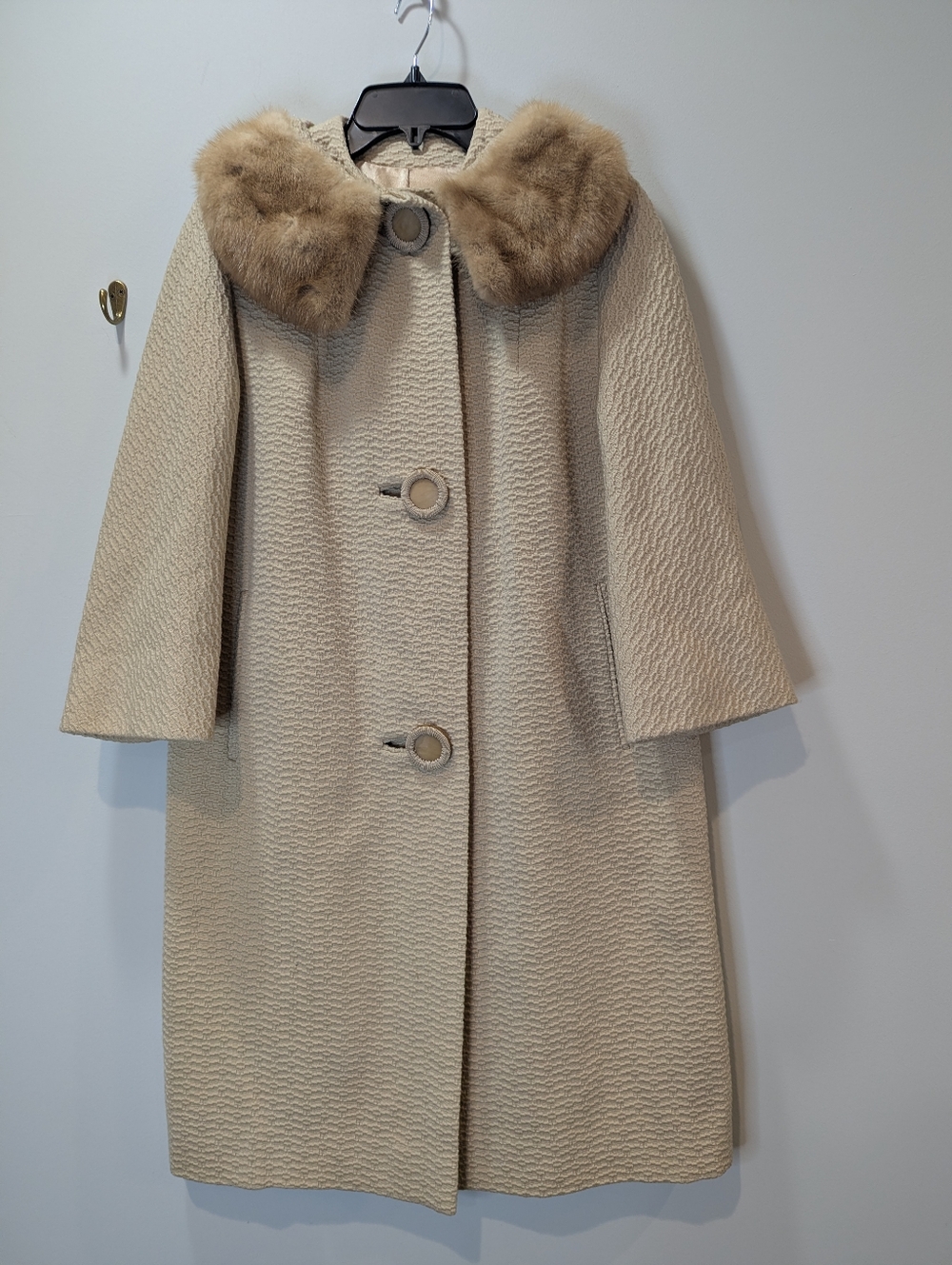Vintage Oatmeal Trench Coat With Fur Collar Oversized Buttons Women's Size M